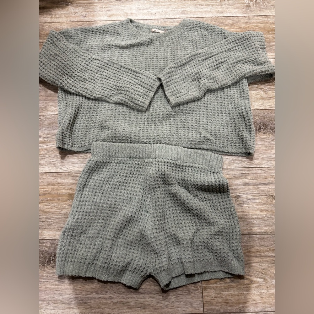 Sage green comfy sleep set, new with tags